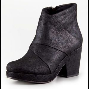 Eileen Fisher Booties